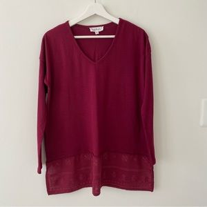 Cloud Chaser Women’s Burgundy V-Neck Lace Trim Tunic Top GUC